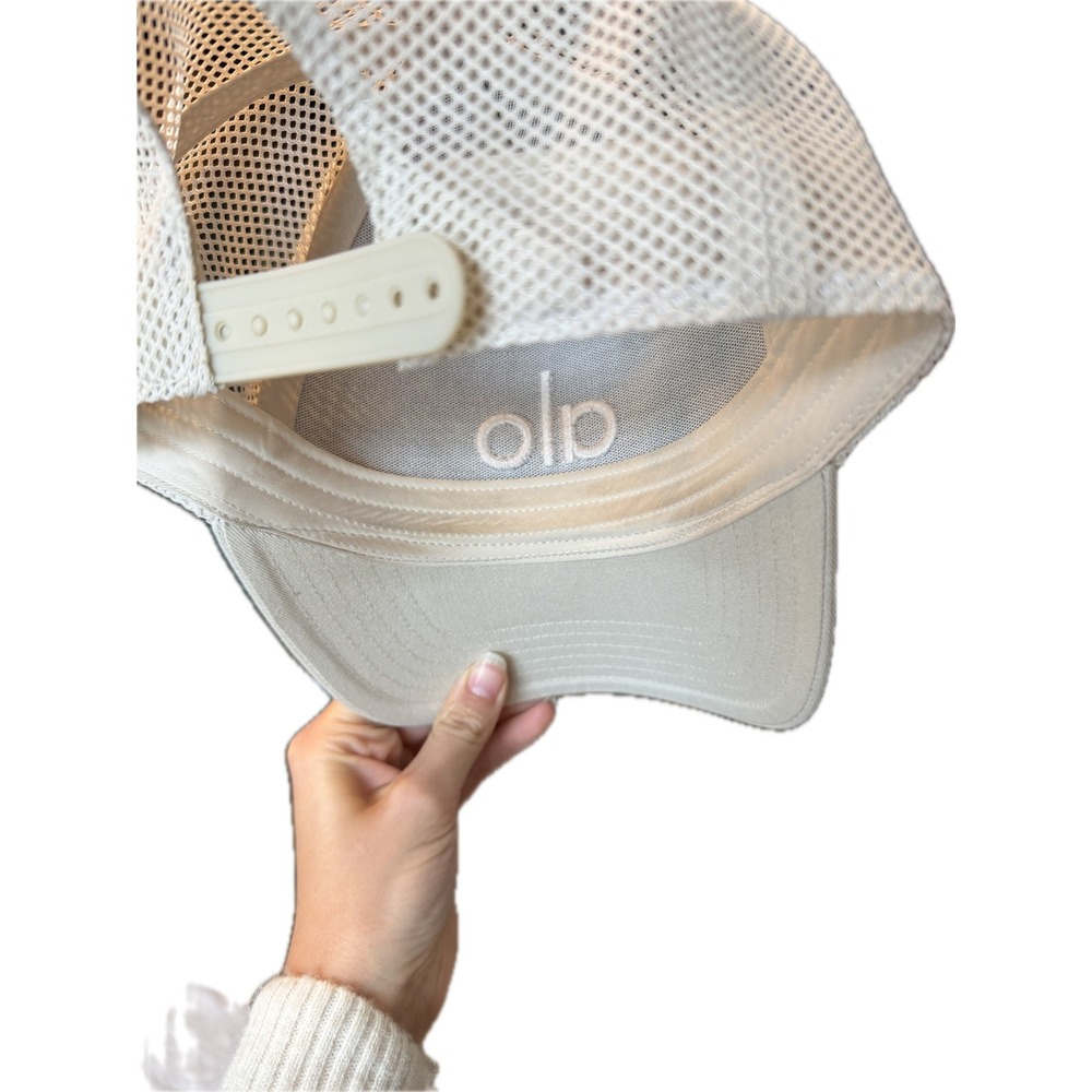 Alo Yoga Off-Duty Mesh Trucker Hat Bone Ivory Embroidered Logo Snapback Cap - Picture 4 of 4